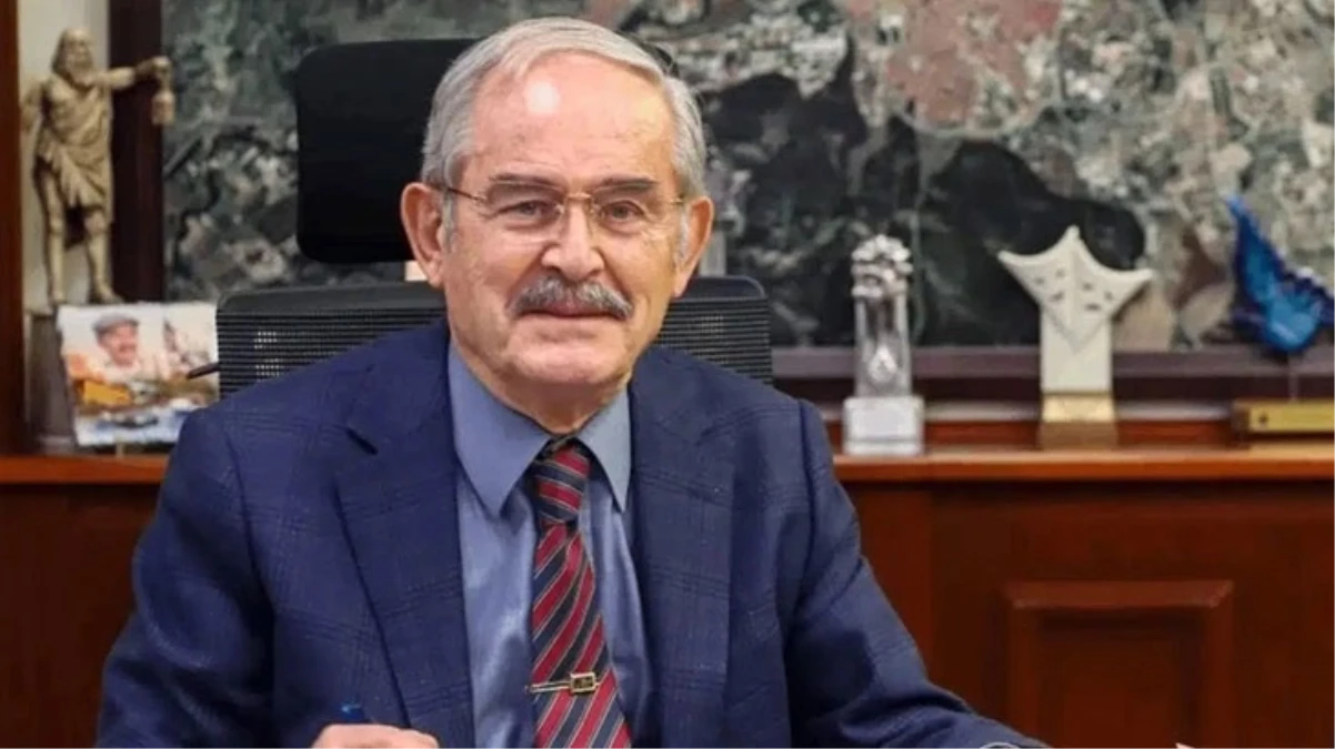 86 yaşındaki Yılmaz Büyükerşen, Eskişehir Büyükşehir Belediye Başkanlığı'na yeniden aday oldu