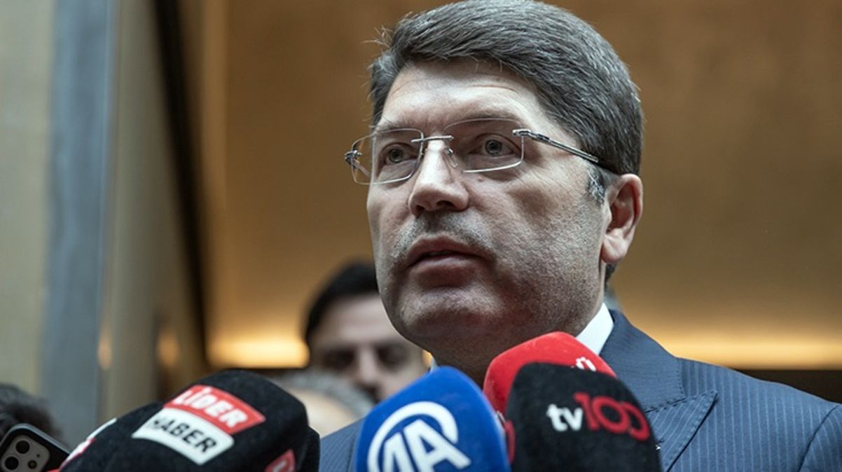 Adalet Bakanı Tunç: Hakem Halil Umut Meler'e yönelik yumruklu saldırıyla ilgili adli soruşturma başlatıldı