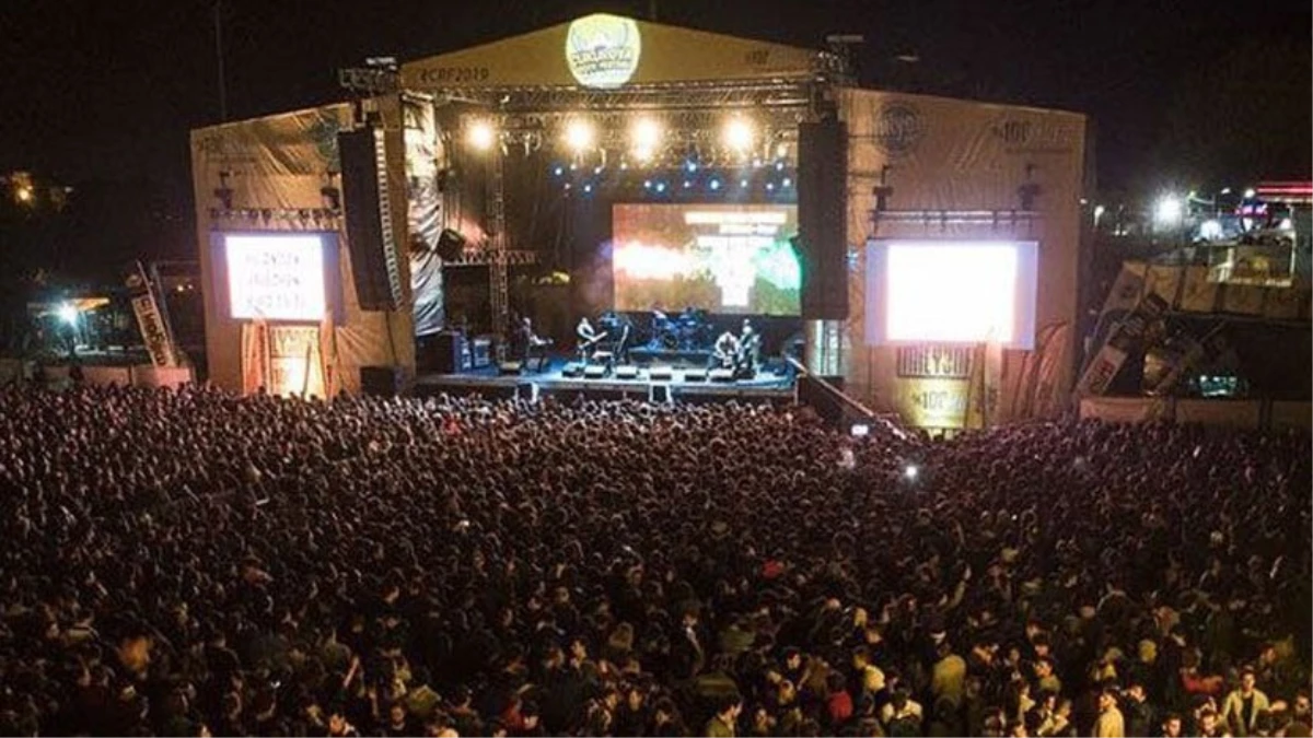 Adana Valiliği'nin iptal kararı mahkemeden döndü, Çukurova Rock Festivali katılımcılara kapılarını açtı