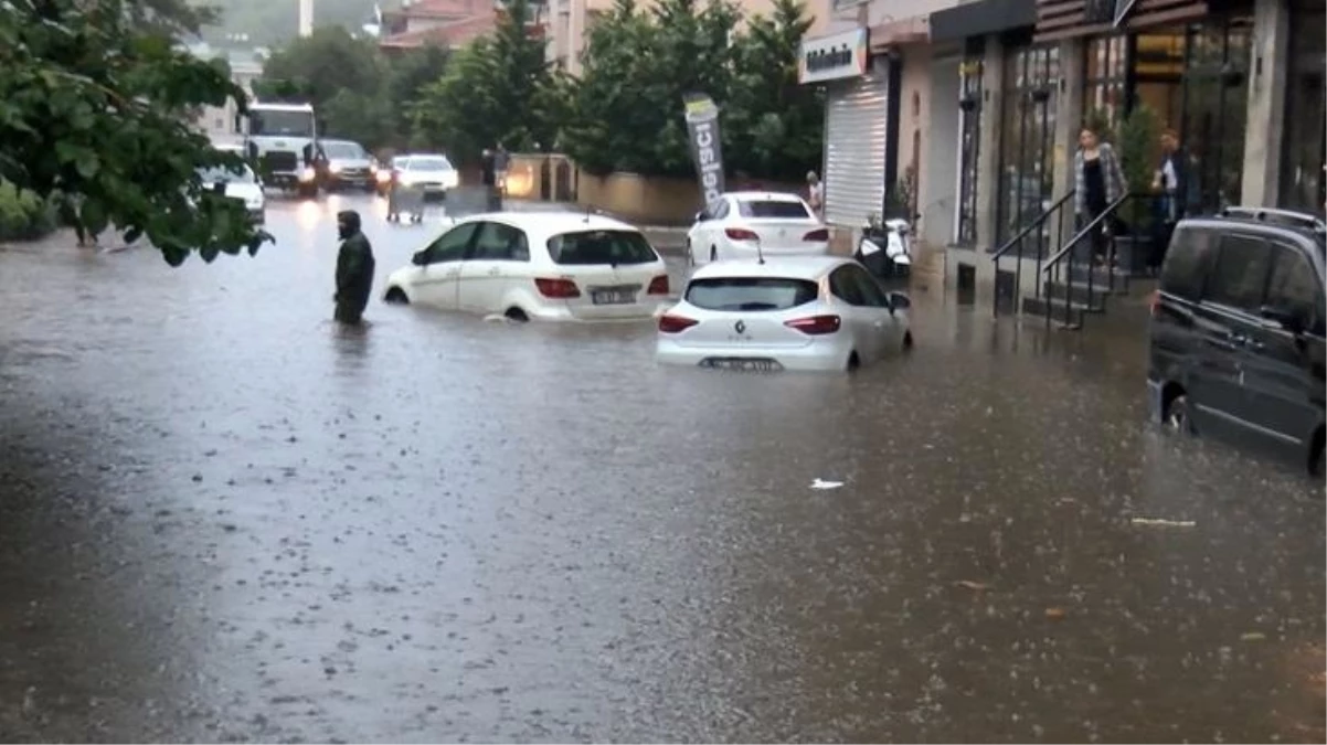 AKOM'dan İstanbullulara sağanak uyarısı! Saat 18.00'den itibaren kuvvetli yağış bekleniyor