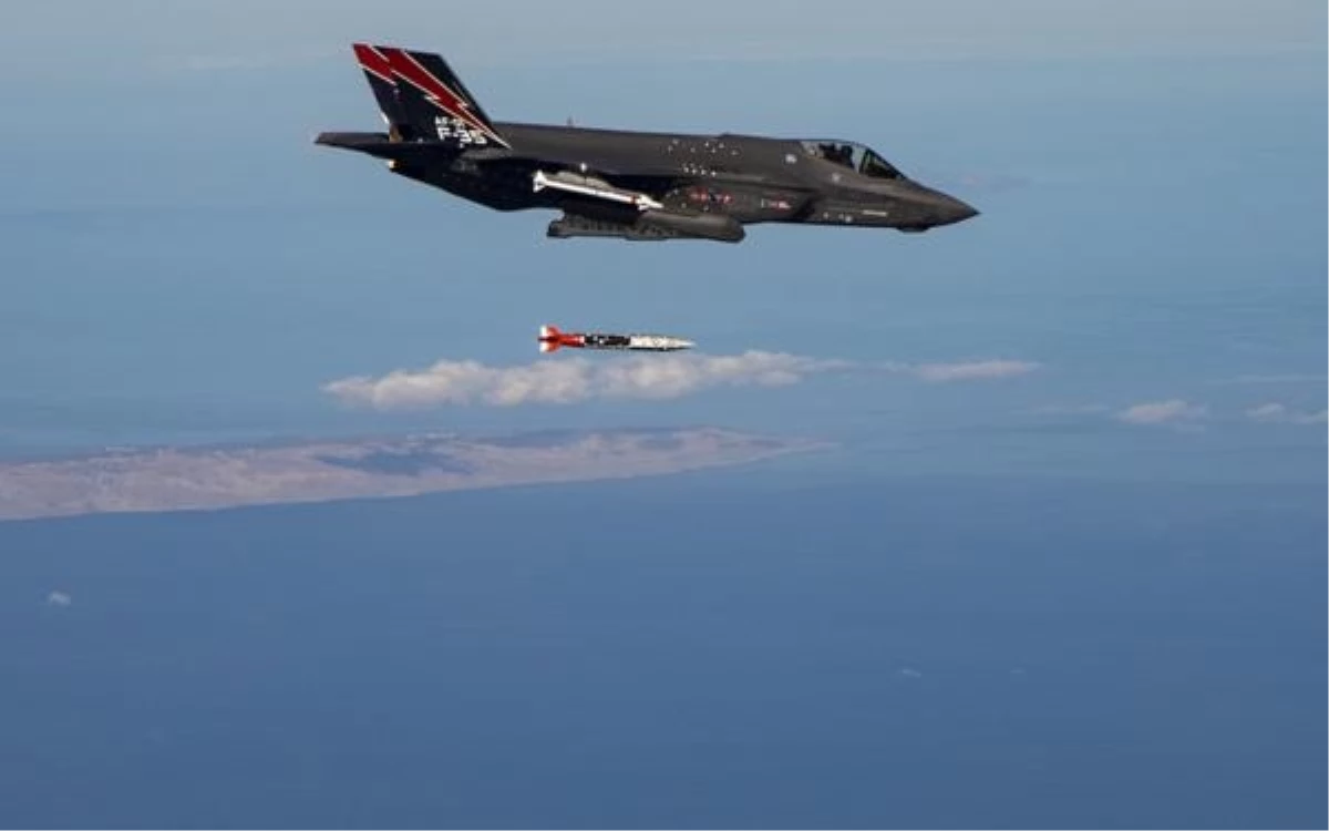 Amerikan F-35 savaş jetlerine nükleer bomba taşıma yetkisi verildi