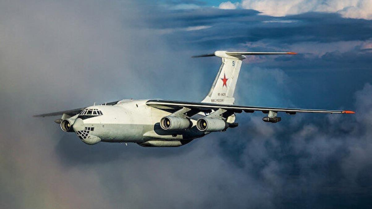 Azerbaycan hava sahasını Rus askeri uçaklara kapattı