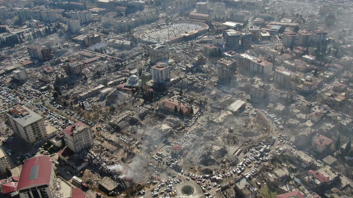 Bakan Özhaseki: Depremde oluşan maddi zarar 100 milyar dolar
