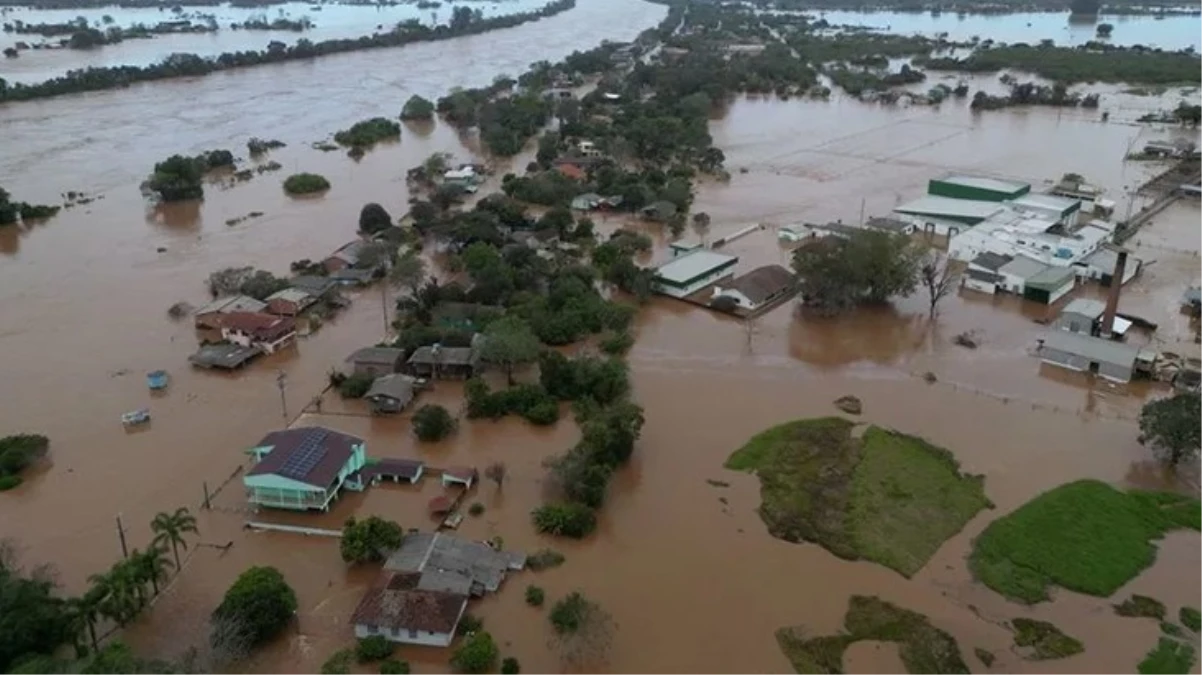 Brezilya'da tropikal kasırga: 22 kişi hayatını kaybetti