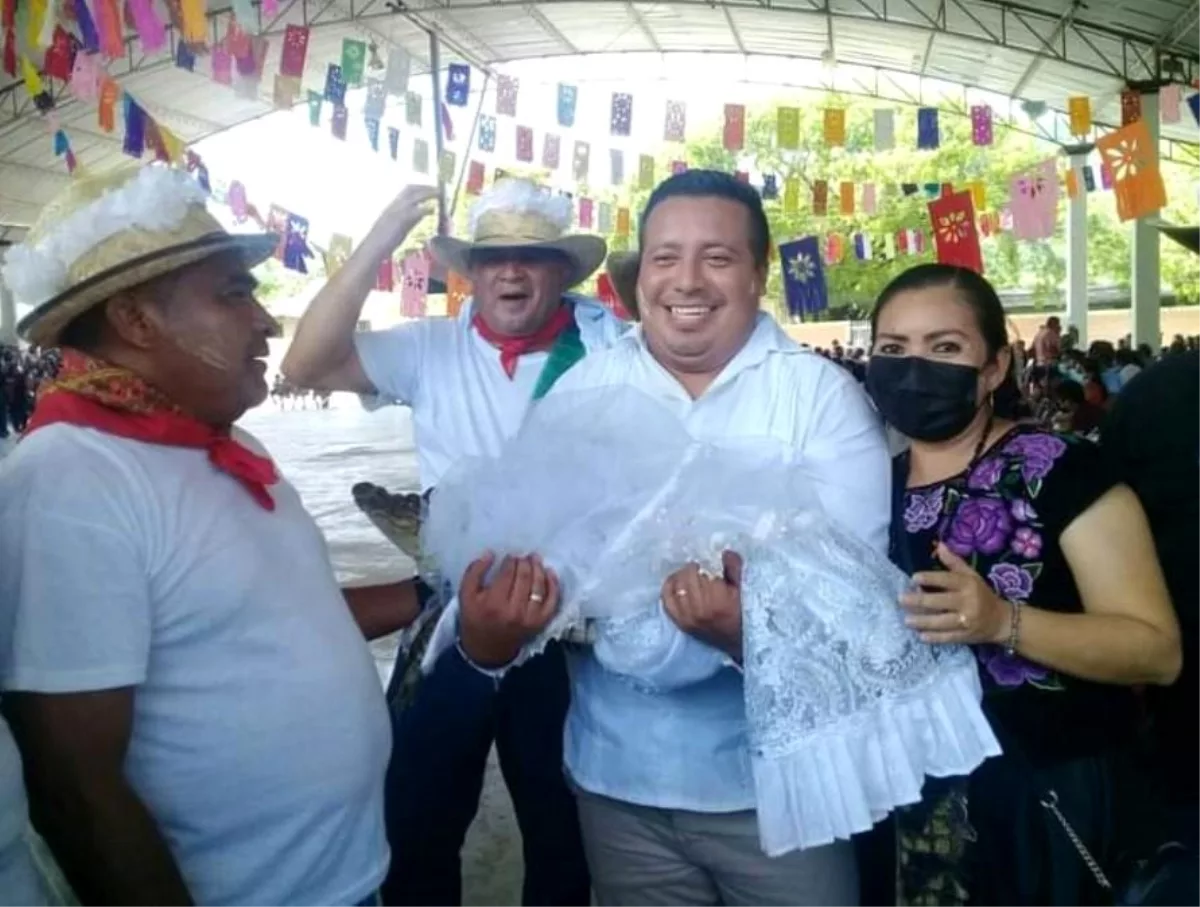 Bu gelenek 1789 yılından bu yana uygulanıyor! Meksika'da belediye başkanı timsahla evlendi