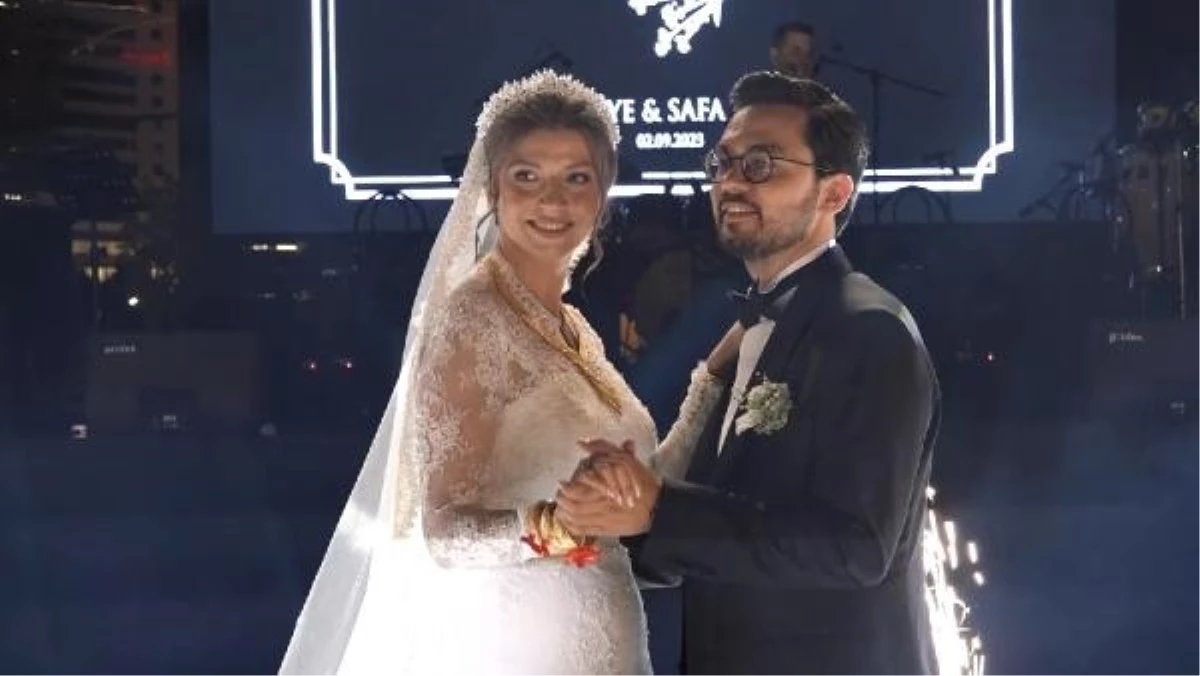 Bursa Büyükşehir Belediye Başkanı Alinur Aktaş'ın Oğlu Evlendi