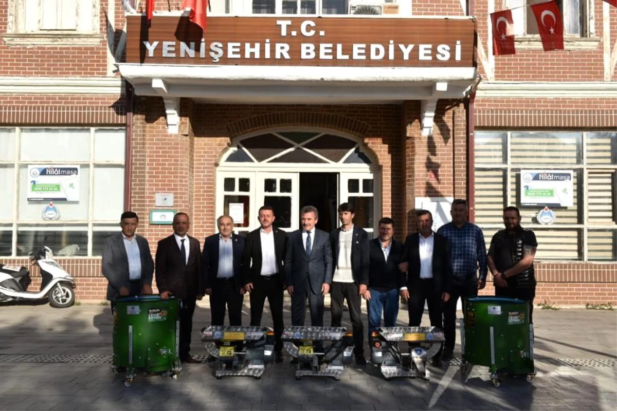 Bursa Büyükşehir Belediyesi Tarım Makineleri Dağıttı
