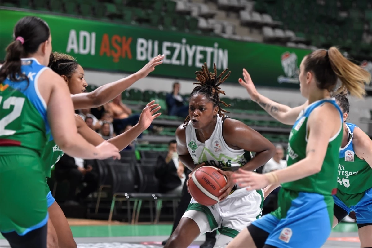 Bursa Uludağ Basketbol, Mehmet Kavan Yapı İzmit Belediyespor'u 91-68 yendi