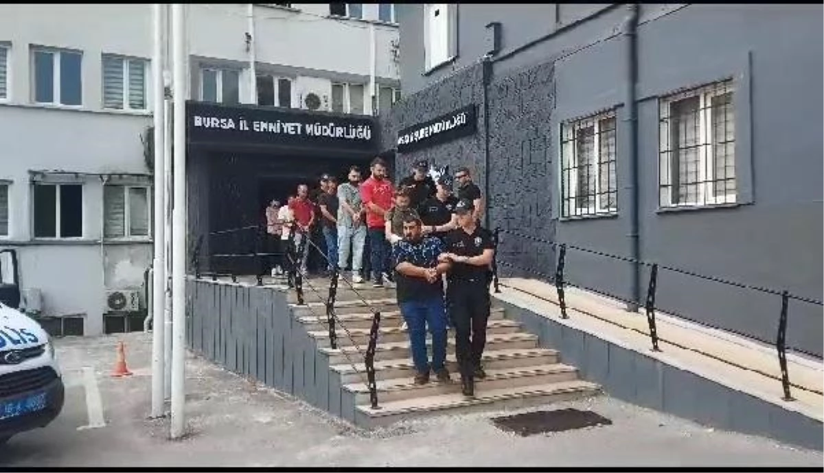Bursa'da Aranan 23 Kişi Yakalandı