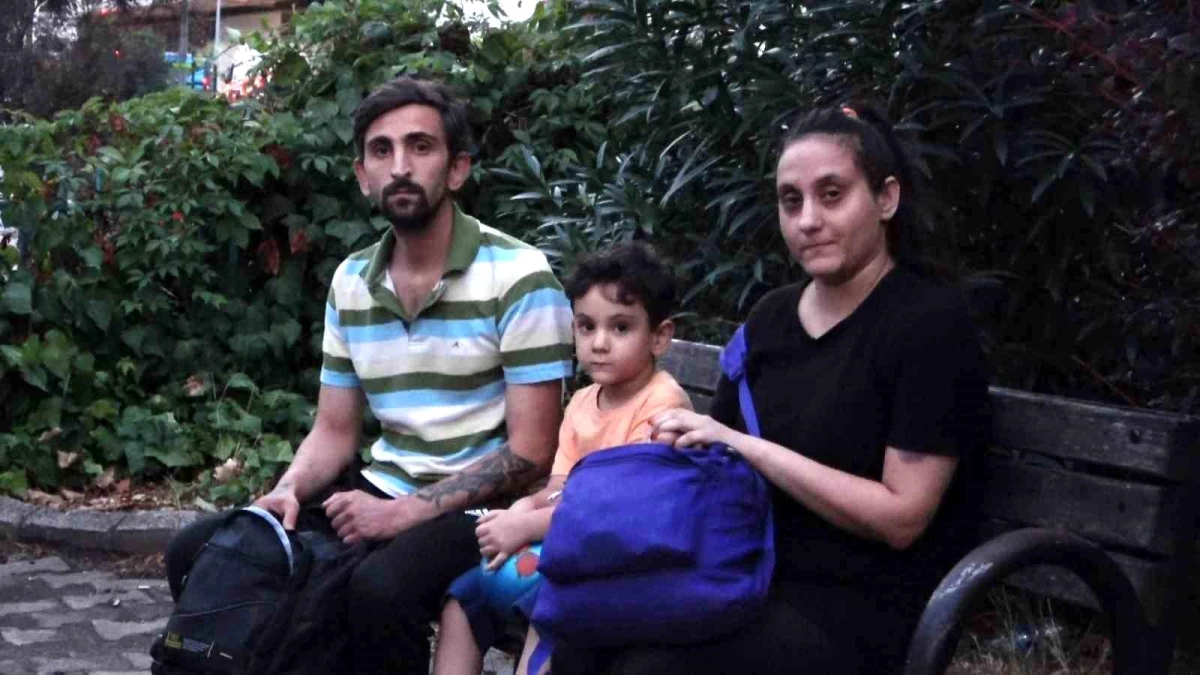Bursa'da Ev Sahibi Tarafından Evinden Çıkarılan Aile Sokakta Kaldı