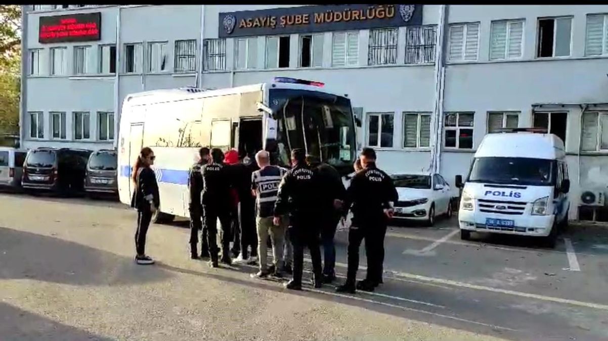 Bursa'da Fuhuş Çetesi Operasyonu: 13 Kişi Yakalandı, 28 Kadın Kurtarıldı