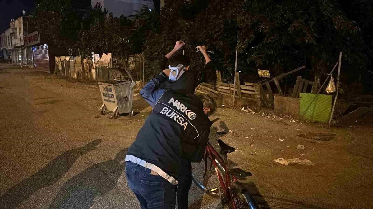 Bursa'da Huzur Operasyonu: Uyuşturucu ve Aranan Şahıslar Yakalandı
