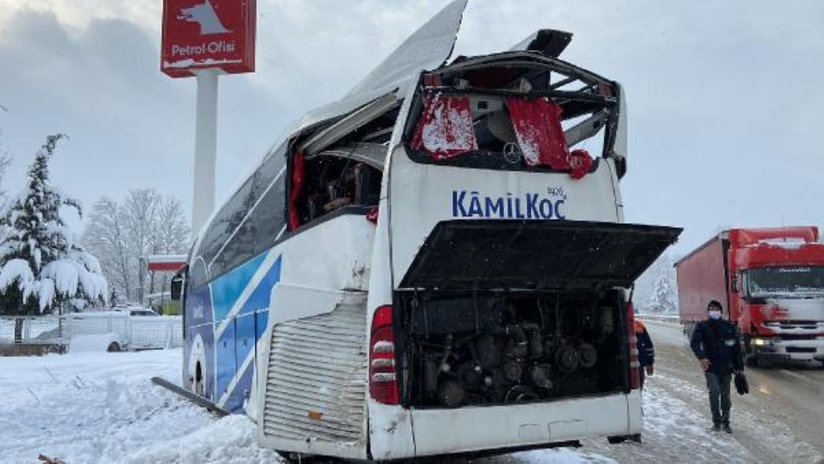 Bursa'da yolcu otobüsü tır'a çarptı: 2 yaralı