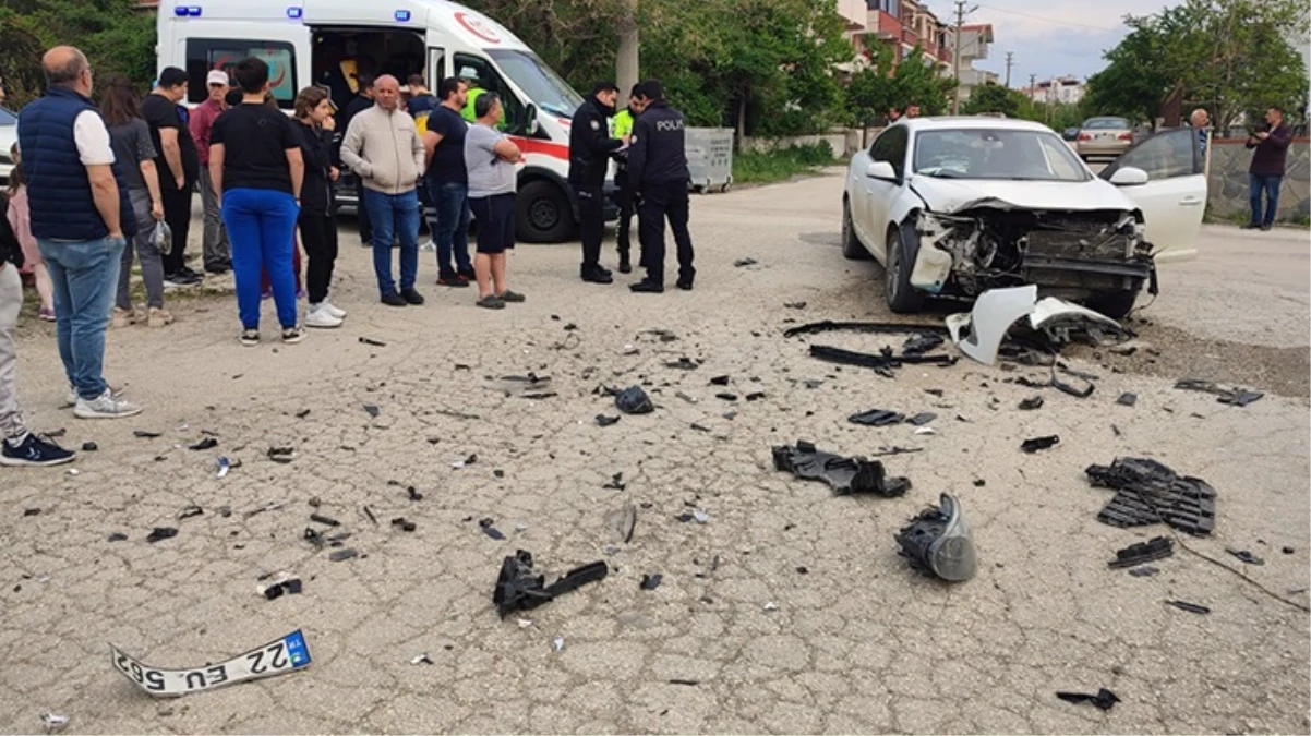 Edirne'de 14 yaşındaki çocuğun kullandığı otomobilin karıştığı trafik kazasında 3 kişi yaralandı