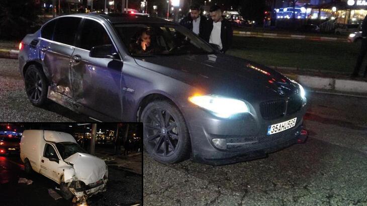 Elazığ’da hafif ticari araç ile otomobil çarpıştı: 5 yaralı