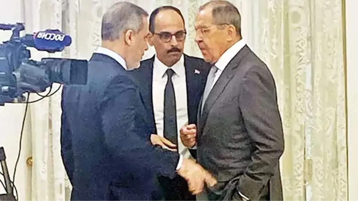 Hakan Fidan, Sergey Lavrov ve İbrahim Kalın'ın hararetli sohbeti zirveye damga vurdu