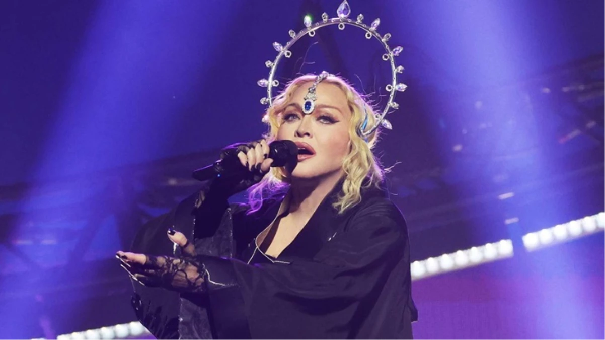 İki hayranı konsere geç çıktığı için şarkıcı Madonna'ya dava açtı