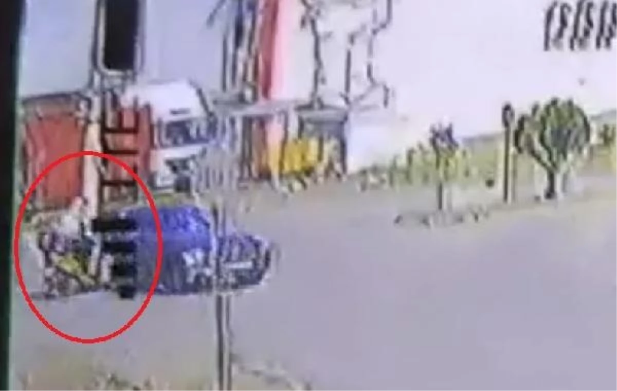 İnegöl'de motosiklet ile otomobil çarpıştı: 1 yaralı