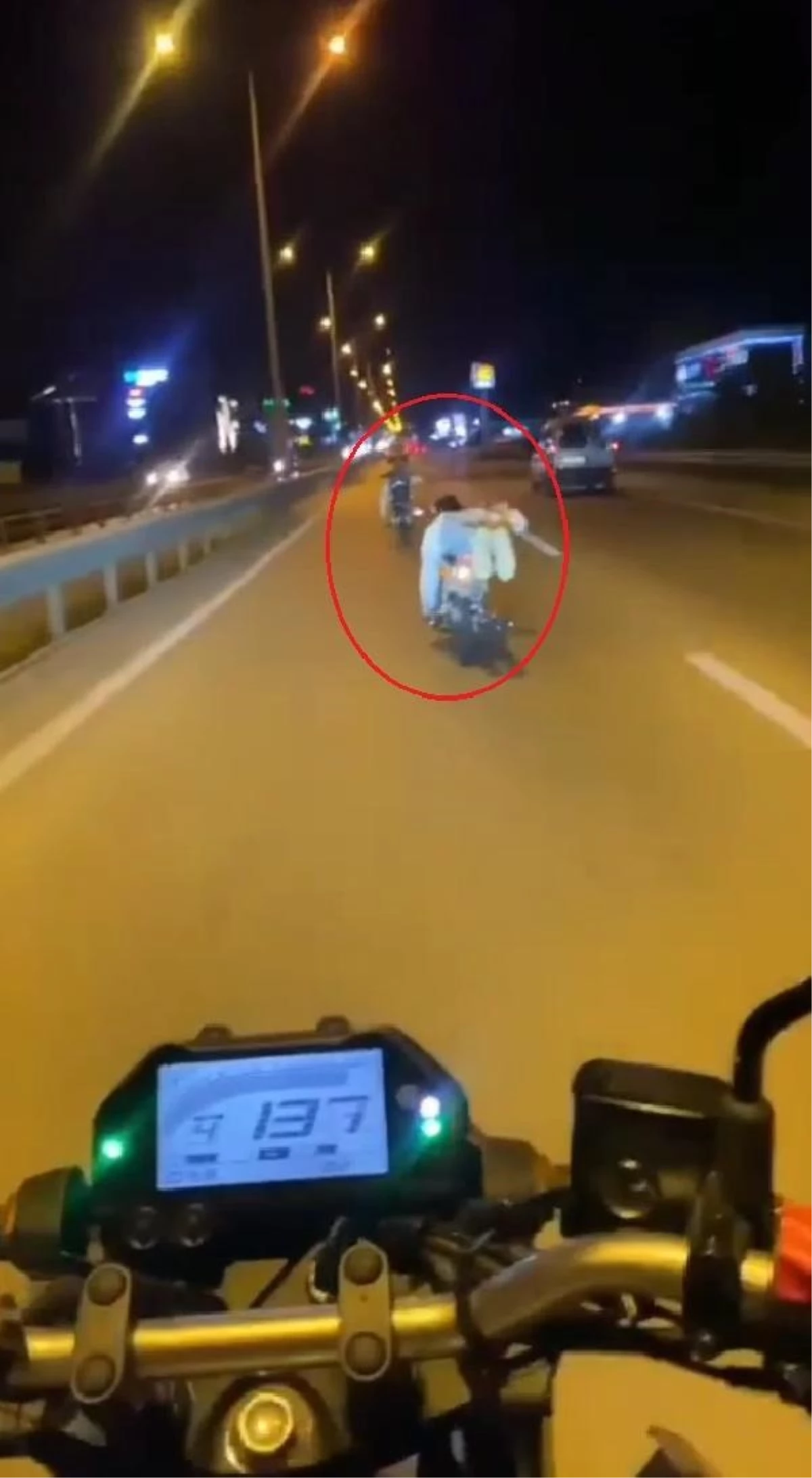 İnegöl'de Tehlikeli Motosiklet Yarışı