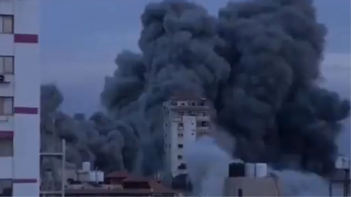 İsrail Hava Kuvvetleri, Gazze'deki 14 katlı Filistin Kulesi'ni bombaladı