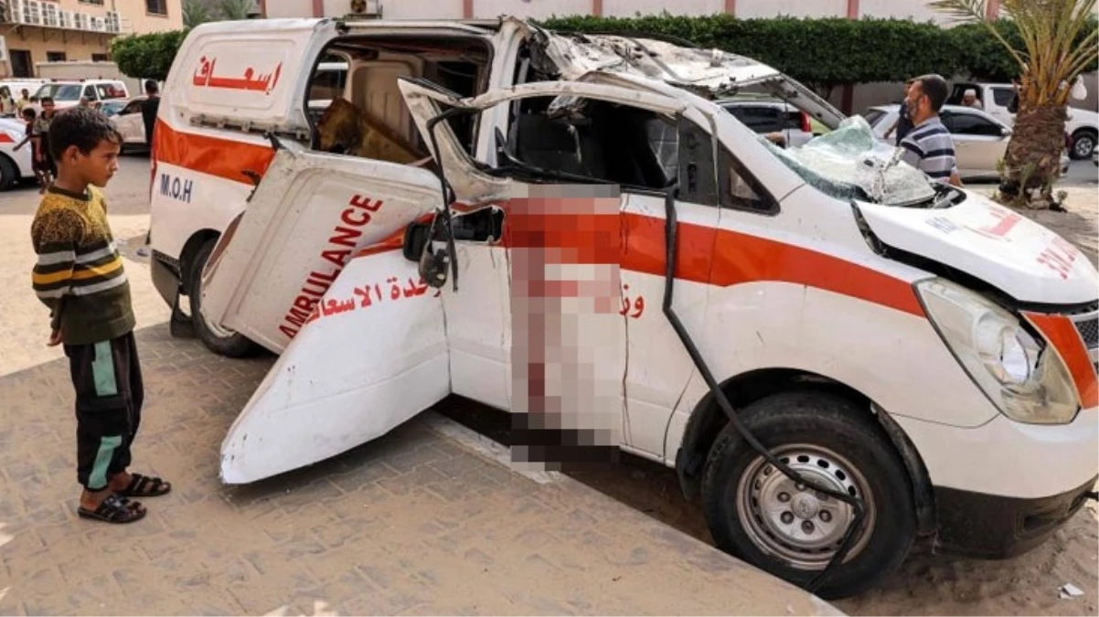 İsrail ordusu abluka altındaki Gazze'de ambulansları vurdu
