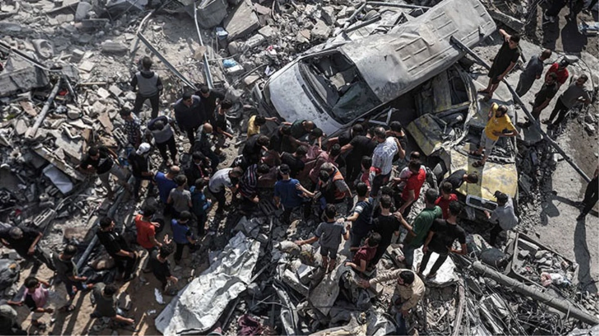 İsrail ordusu Gazze'de mülteci kamplarını ve camiyi hedef aldı: 35 ölü