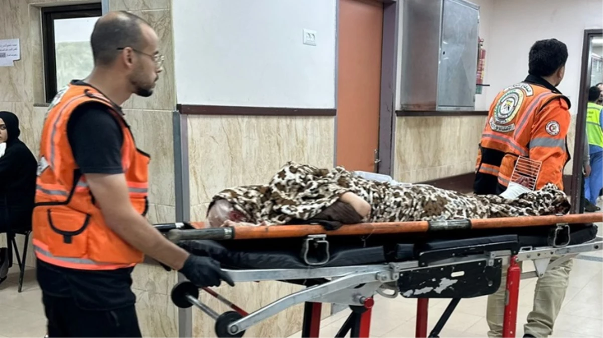 İsrail ordusu, Şifa Hastanesi'ndeki sığınmacı ve hastaları zorla sürdü! Yol boyunca keskin nişancıların hedefinde kaldılar