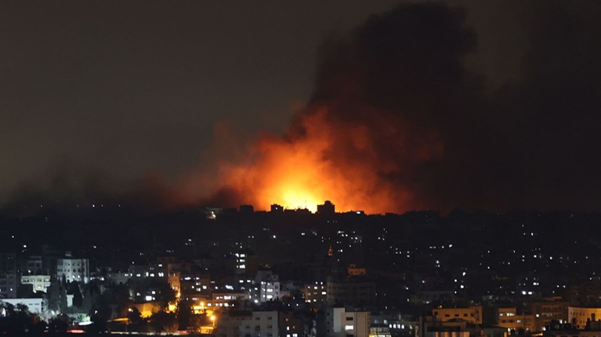 İsrail'den Gazze'ye hava bombardımanı! Can kayıpları artıyor