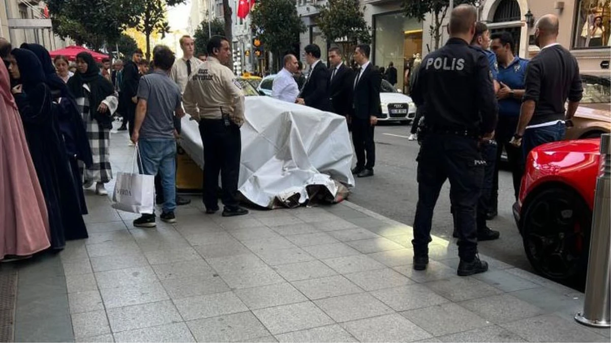 İstanbul'da bir AVM'nin balkonundan düşen tıp fakültesi öğrencisi hayatını kaybetti