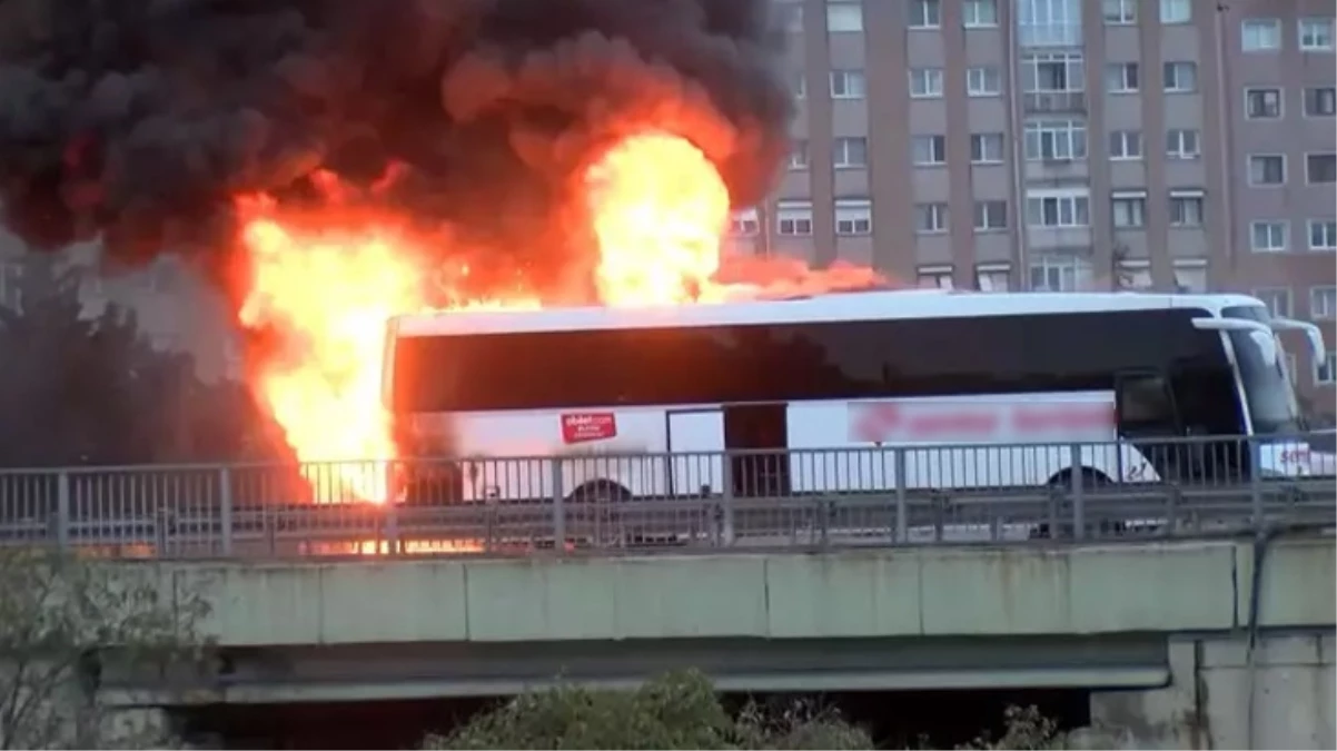 İstanbul'da iki otobüs alev alev yandı! Yolcular tahliye edildi