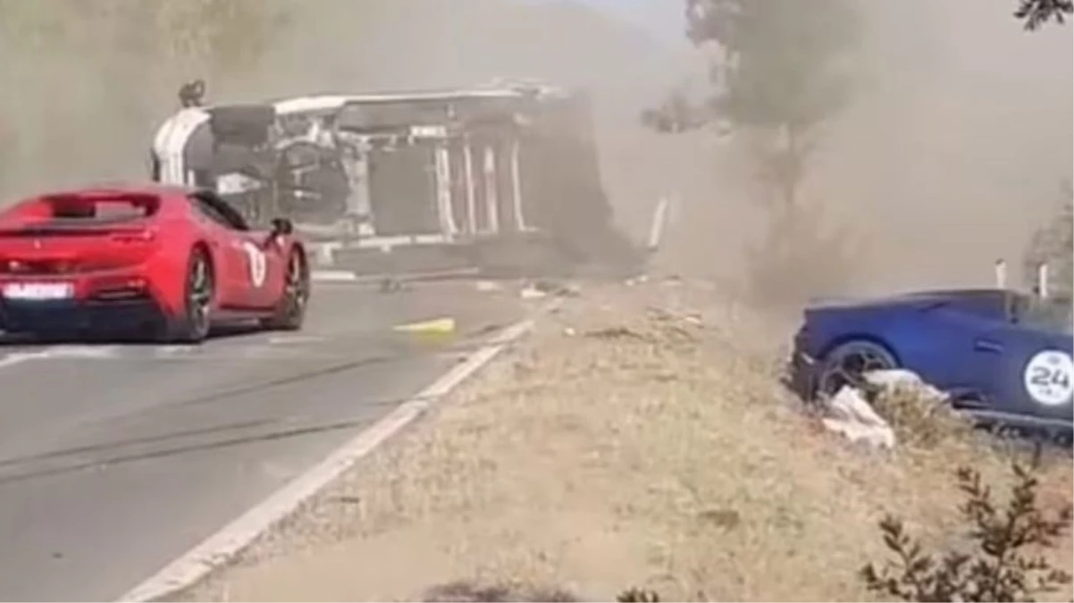 İtalya'da milyonluk kaza: Lüks araçların içinde yanarak öldüler
