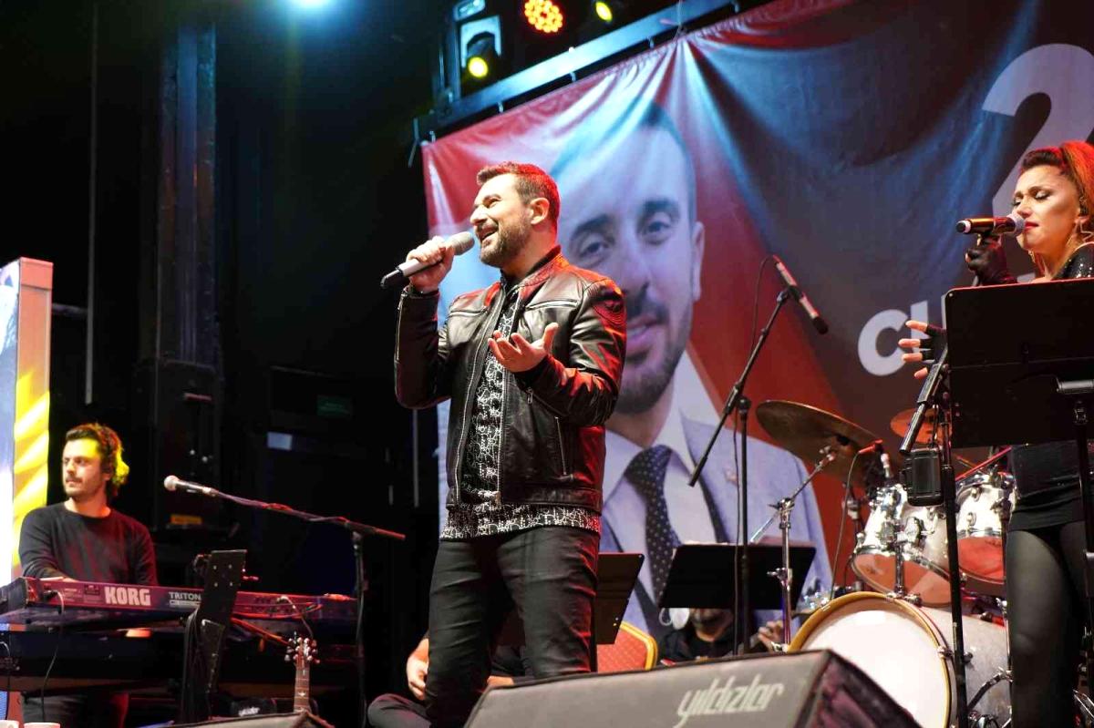 Kestel'de Gökhan Tepe'den 'Cumhuriyet' konseri