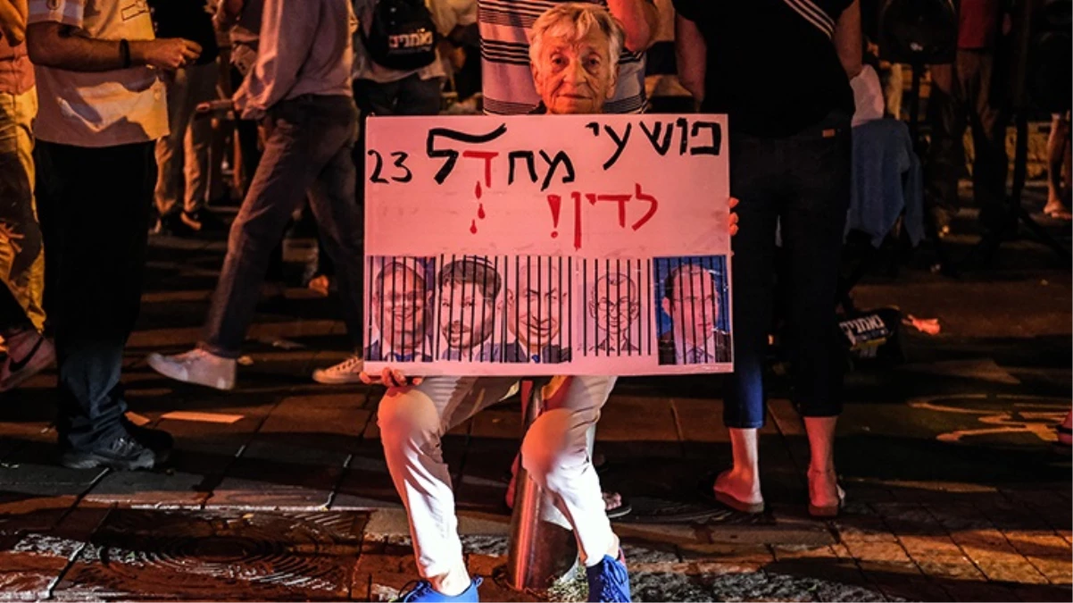 Netanyahu'ya istifa çağrısı yapan İsraillilerden protesto gösterisi: Çocuklarımızı eve getirin