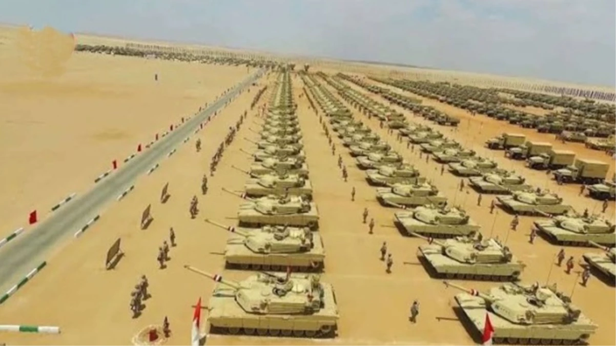 Orta Doğu kaynıyor! Mısır, ordusunu İsrail sınırına yığıp gövde gösterisi yaptı