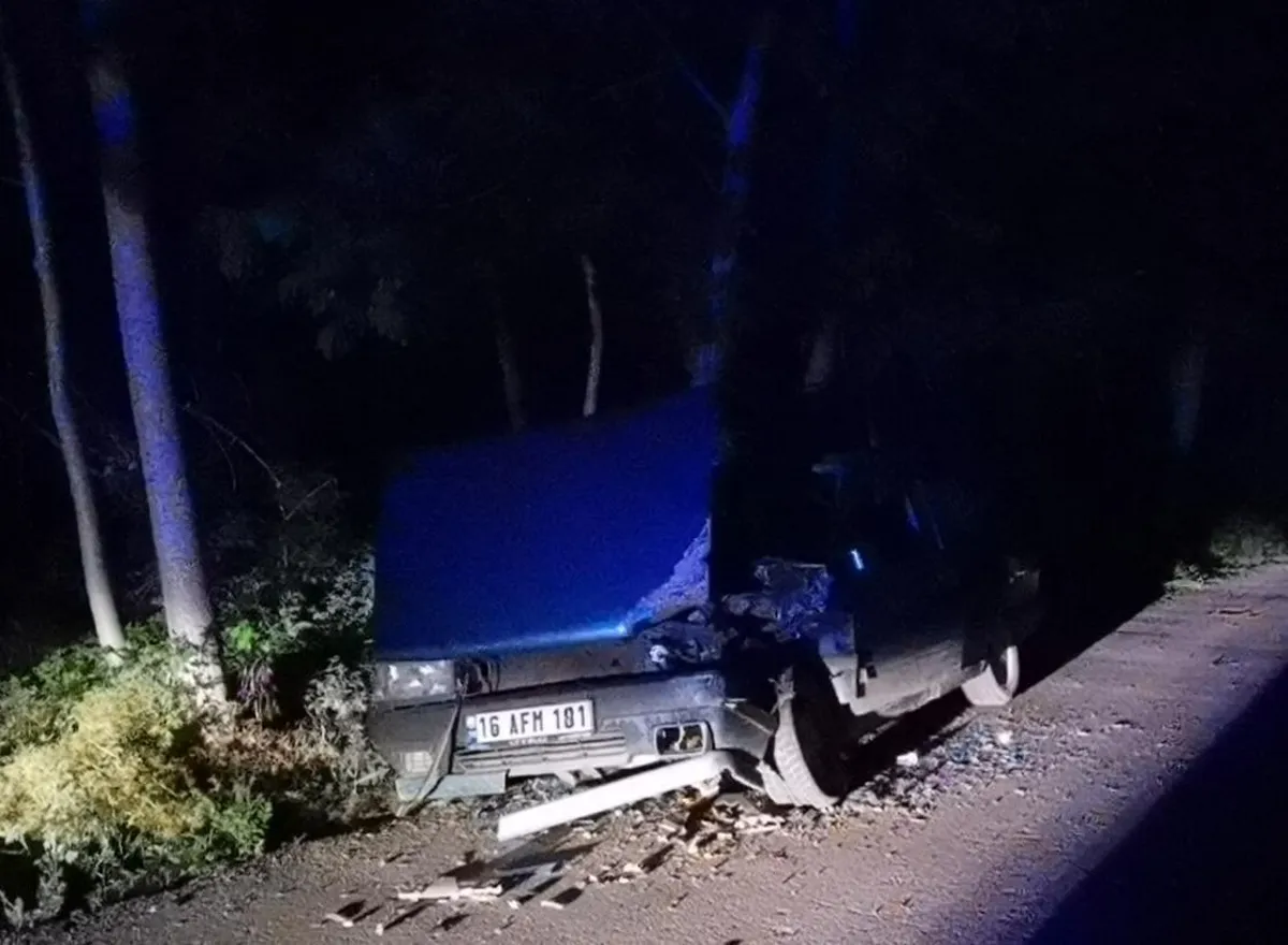 Bursa'da otomobil ile kamyonet çarpıştı: 6 yaralı 