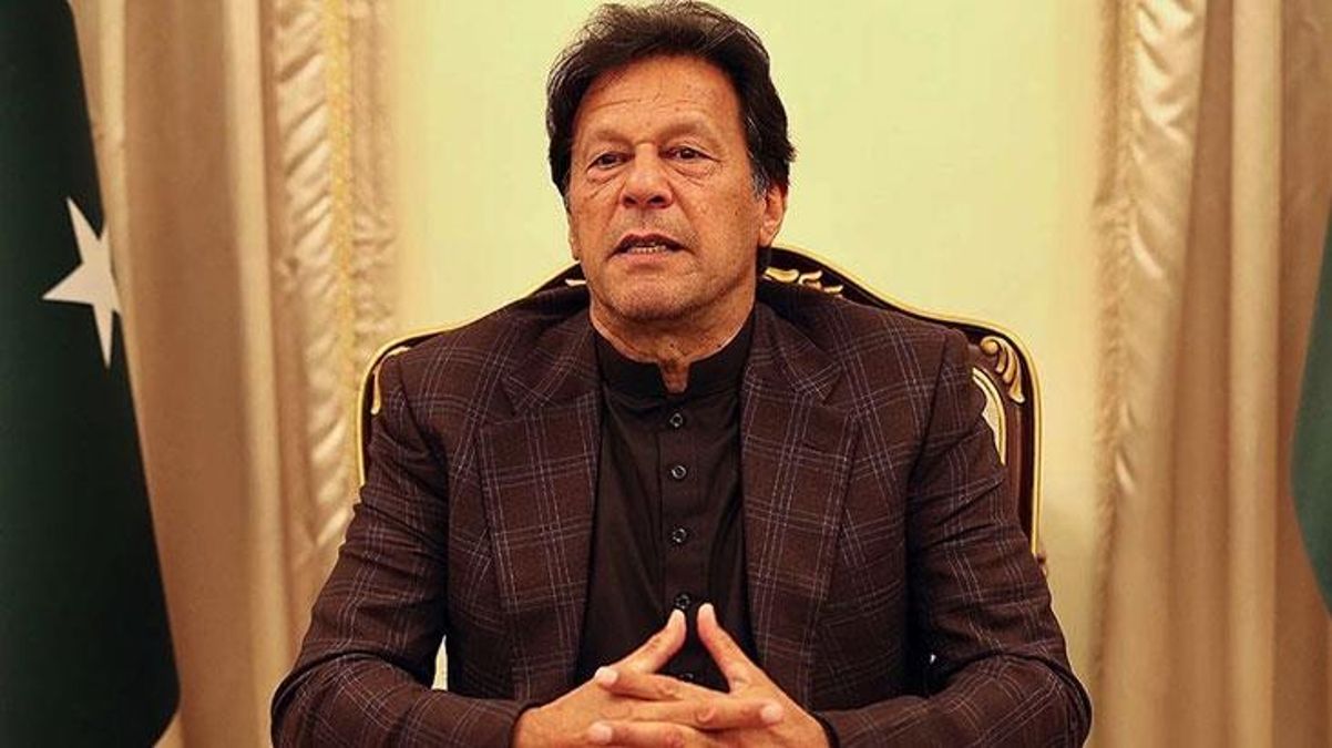 Pakistan'da eski Başbakan İmran Han aldığı hediyelerin detayını açıklamadığı için siyasetten men edildi