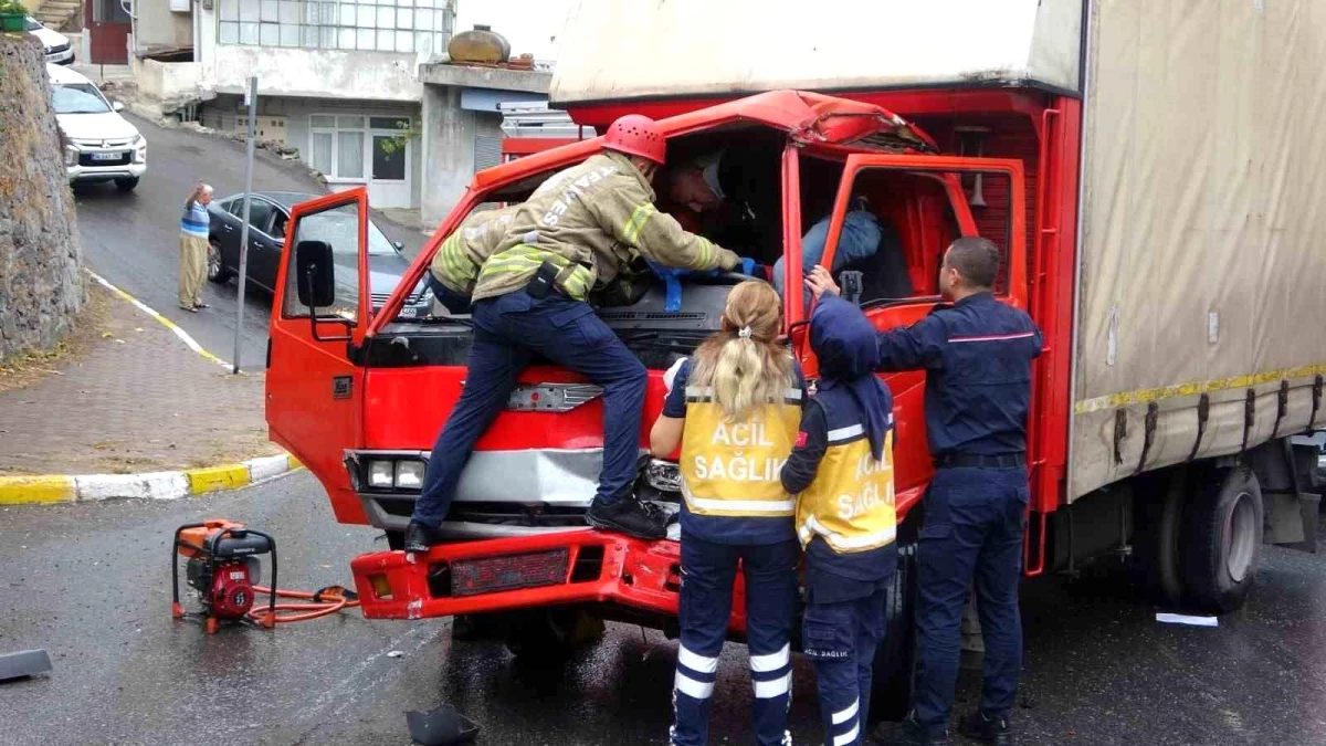 Pendik'te Yağmur Sonrası Meydana Gelen Kazada 1 Kişi Yaralandı