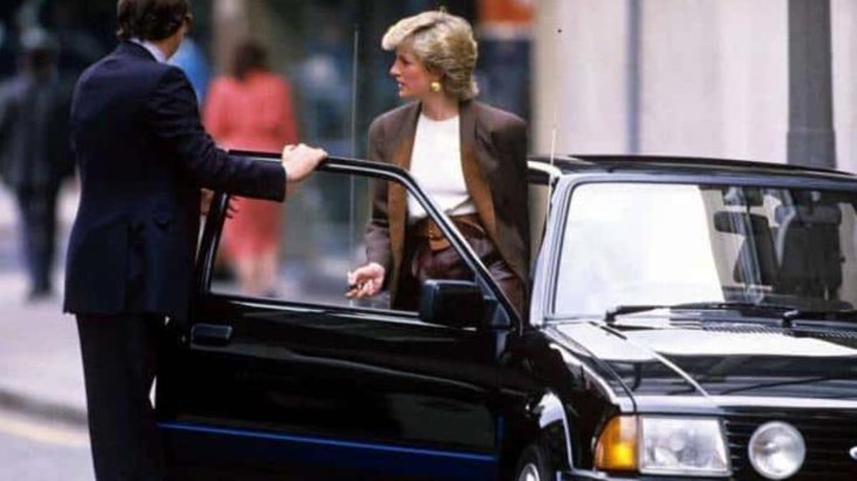Prenses Diana'nın kullandığı otomobil açık artırmada 650 bin sterline satıldı