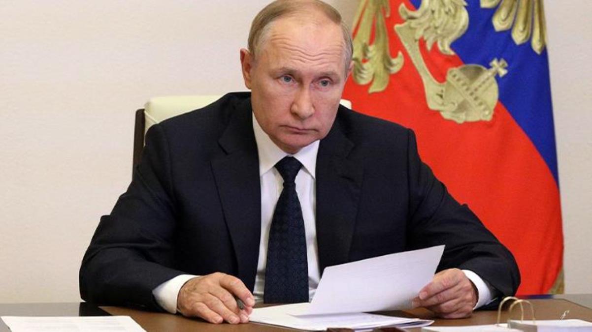 Putin, Rus petrolüne tavan fiyat uygulayanlara petrol satışını yasakladı