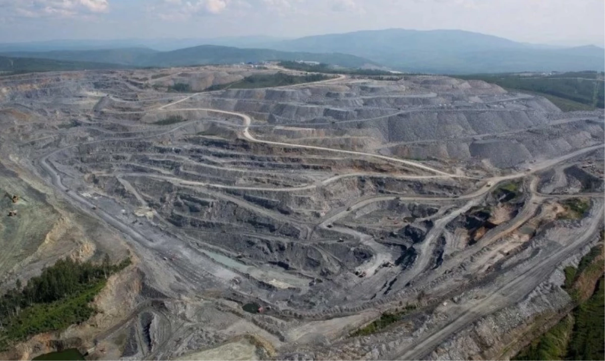 Rusya'da altın madeninde mahsur kalan işçiler için kurtarma çalışması başlatıldı