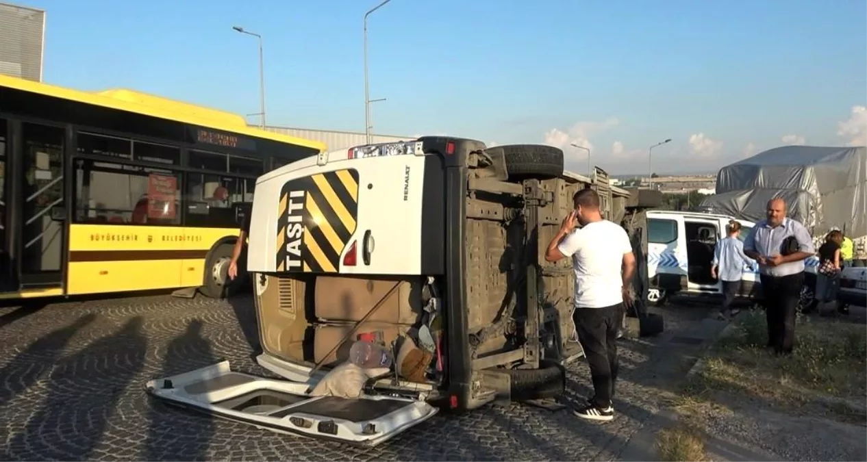 Bursa'da işçi servisi devrildi: 8 kişi yaralandı