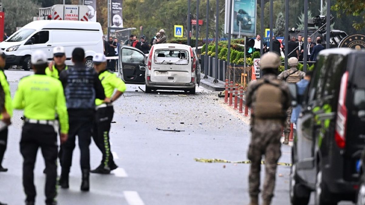 Ankara'da İçişleri Bakanlığı'na bombalı saldırı girişimi! Teröristlerden biri kendini patlattı