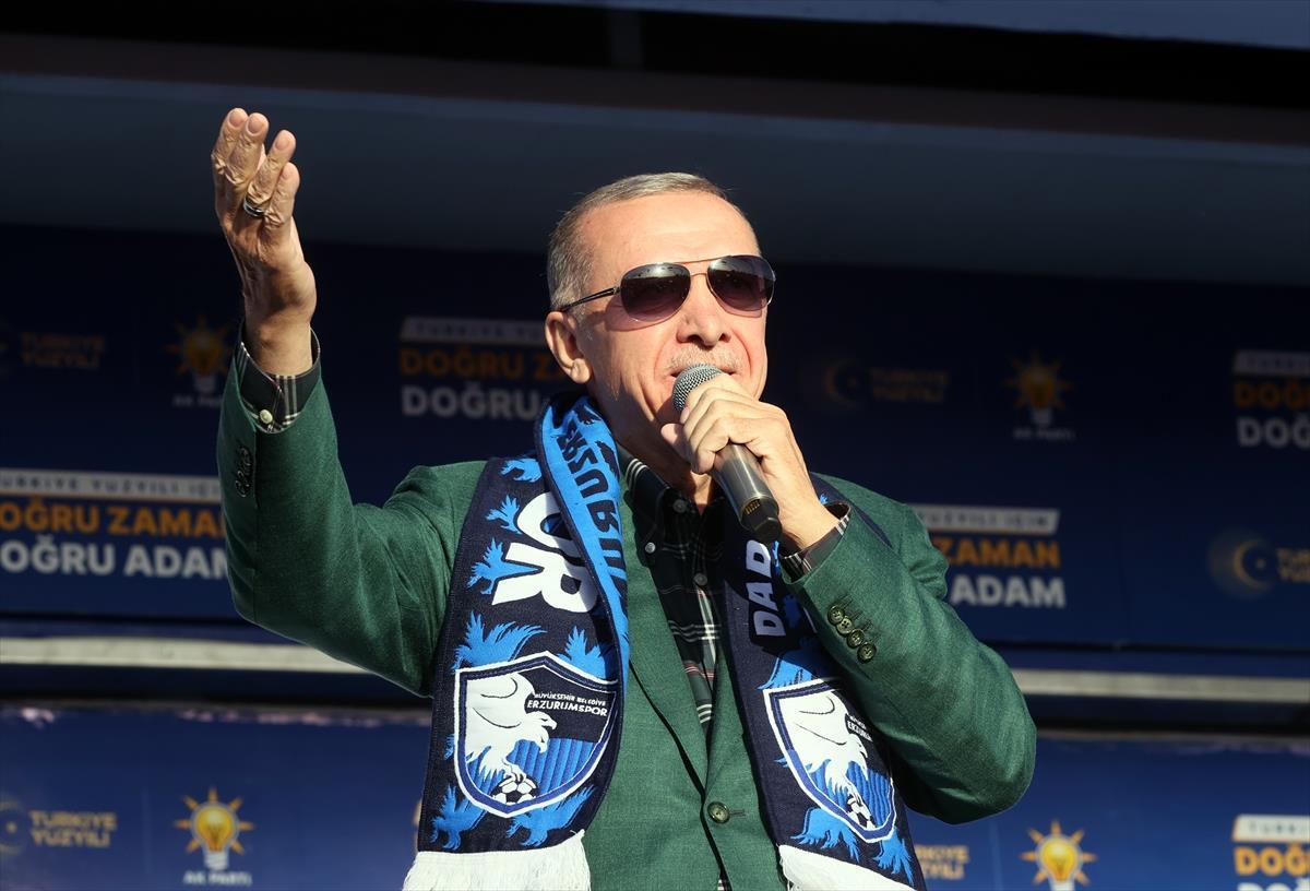 Cumhurbaşkanı Erdoğan: Küçük esnafımızın prim gün sayısını 7 bin 200'e indiriyoruz