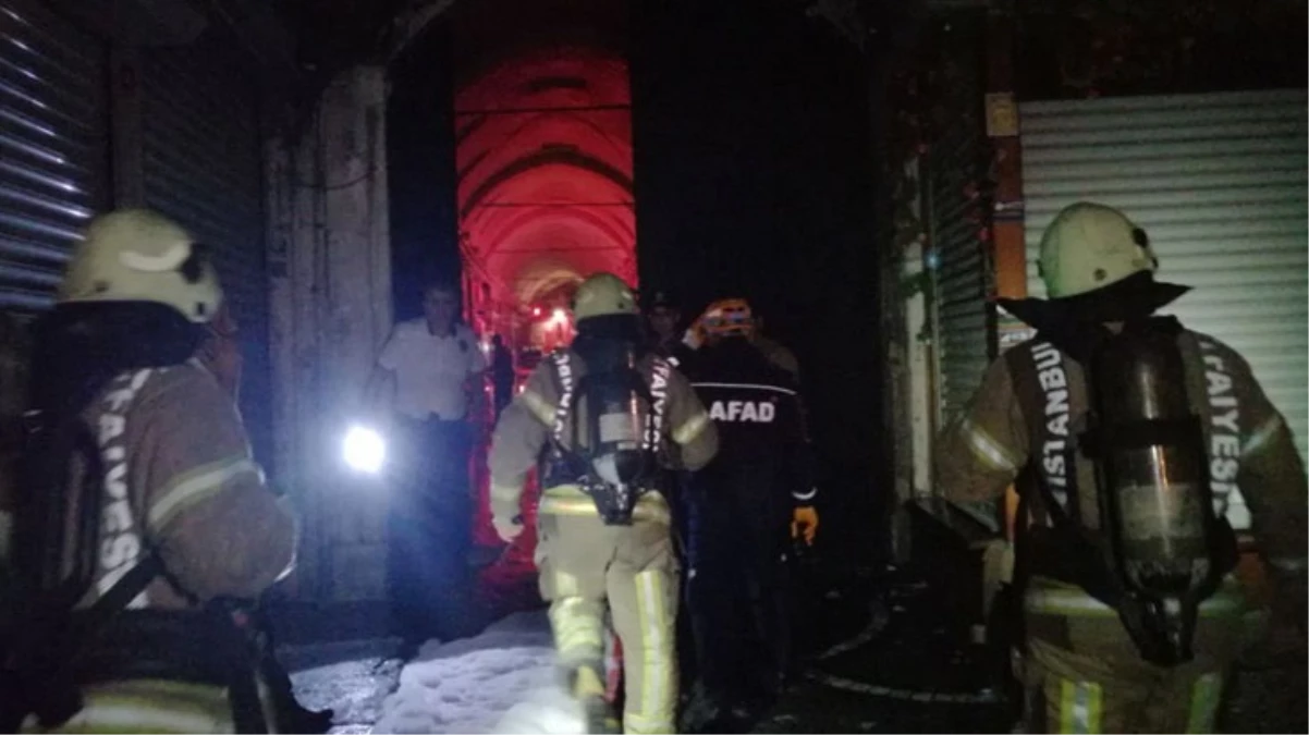 İstanbul'da Kapalıçarşı'nın çatısında korkutan yangın