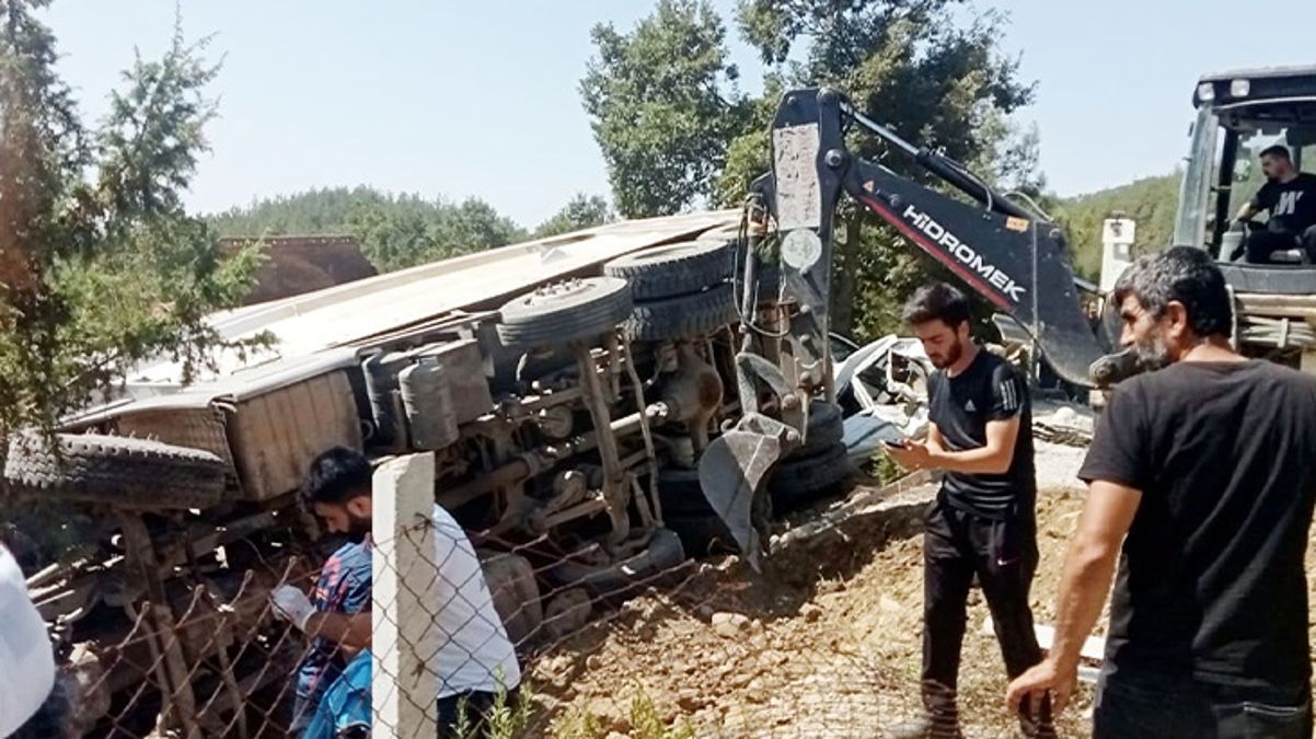 Son Dakika: Kahramanmaraş'ta kamyon cenaze namazı kılanların arasına daldı: 4 ölü, 25 yaralı