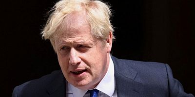 Boris Johnson: Yeni lider gelene kadar görevimin başındayım