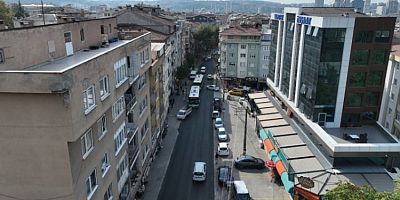 Bursa Büyükşehir'in yollarda asfalt mesaisi sürüyor