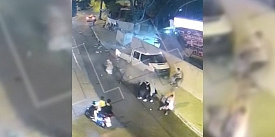 Bursa'da alkollü sürücünün kamyonetiyle vatandaşların arasına daldığı anlar kamerada!