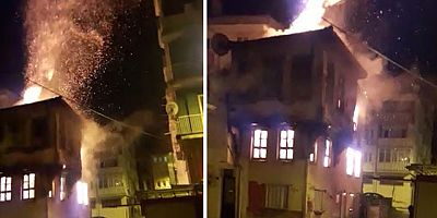 Bursa'da asırlık bina yangında küle döndü