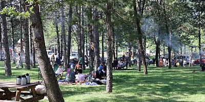 Bursa'da Cumalıkızık Orman Parkı'na vatandaşlardan tam not